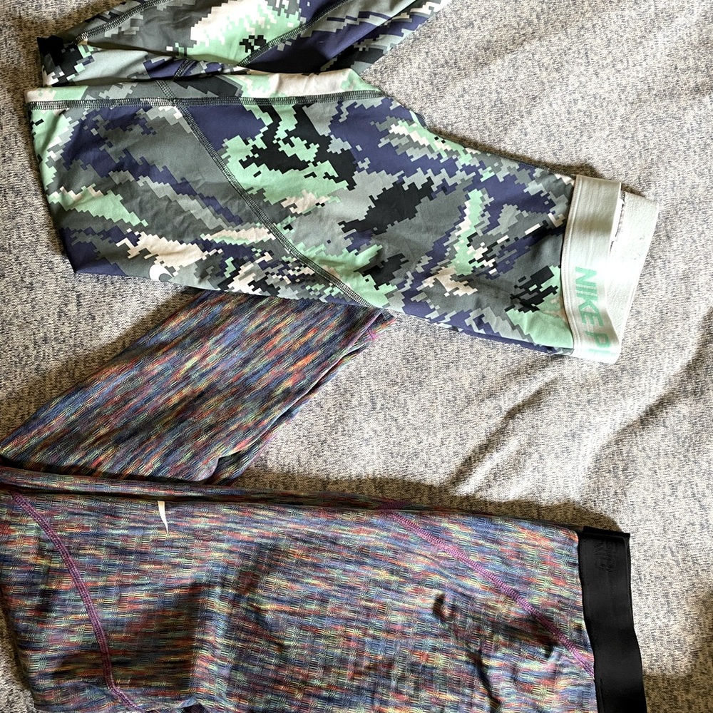 NWOT Super fun set of Nike leggings